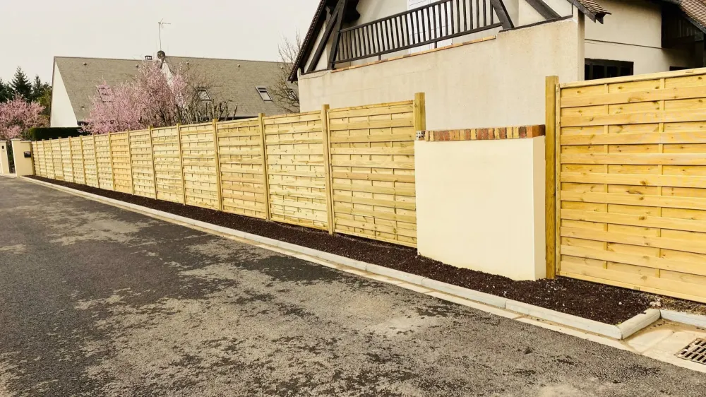 brise-vue près de Courmemin