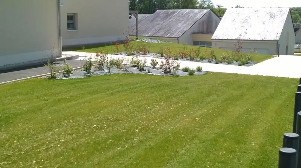 aménagement de jardins près de Courmemin